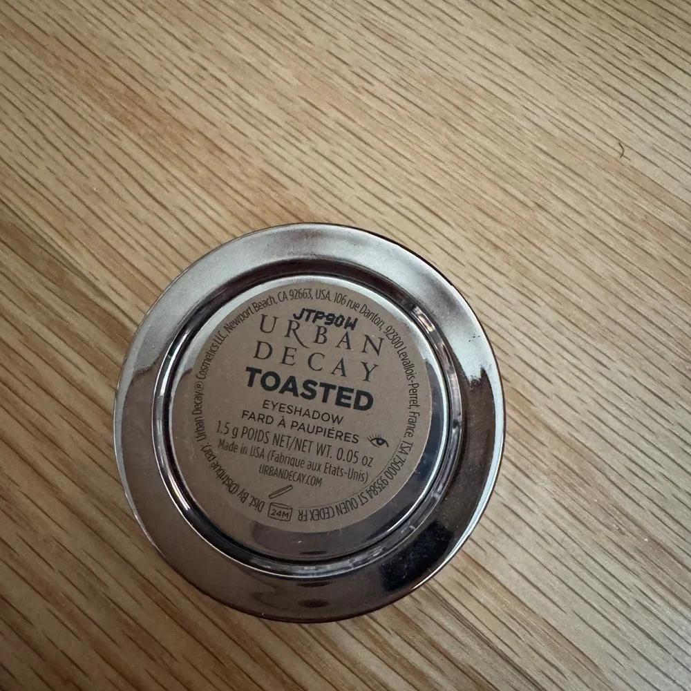 Urban Decay Eyeshadow - Toasted - Picture 4 of 4